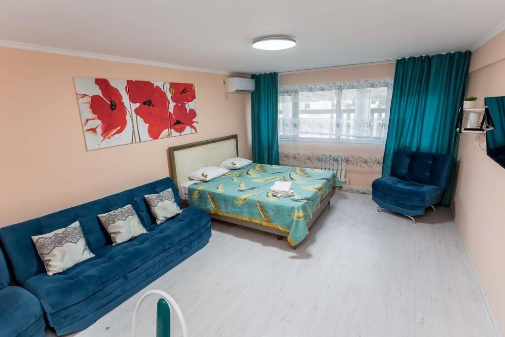 Квартира С Видом На Горы Almaty Bagian luar foto